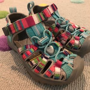 Children’s Size 9 Keen Shoes